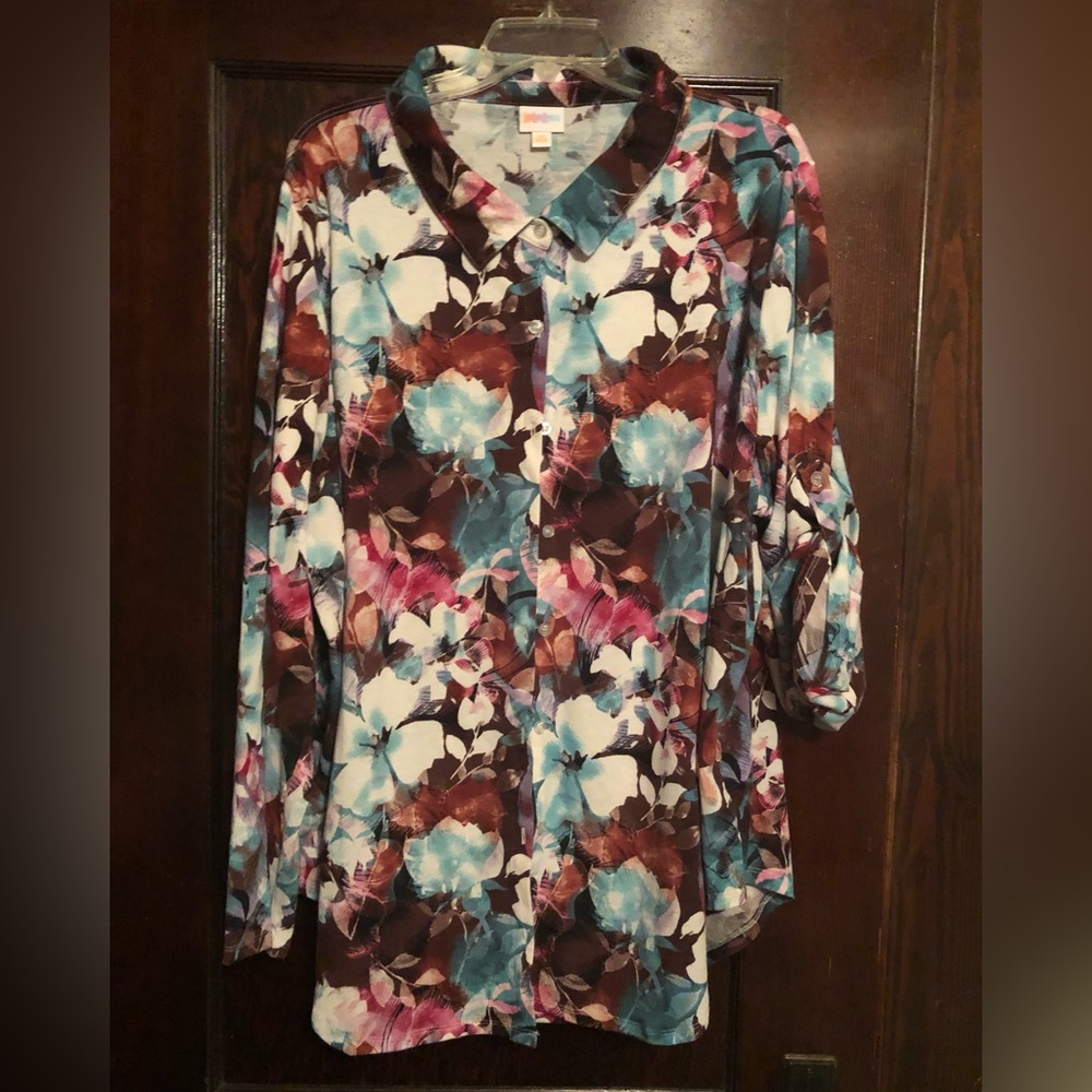 LuLaRoe Valentina button down top